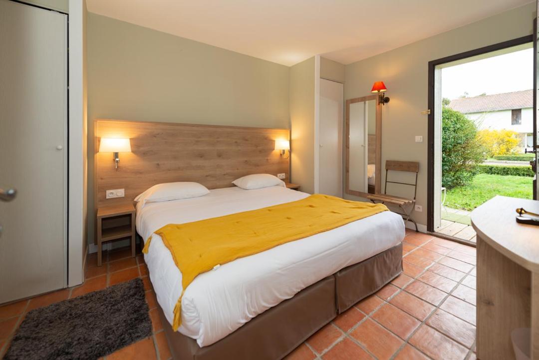 Le Gingko - Hotel du Golf Parc Robert Hersant La Chaussée-dʼIvry Buitenkant foto